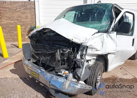 2019 GMC Savana 2500 Work Van из США, поврежденный, VIN 1GTW7AFG6K1363948